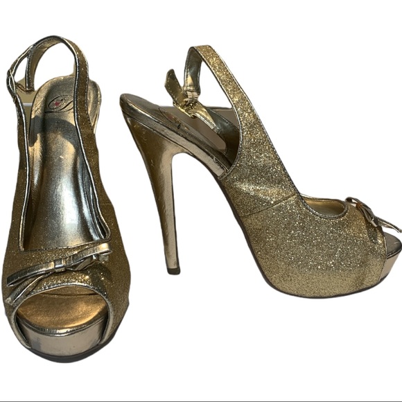 Delicious Gold Sparkly Shoes Size 7 - Picture 2 of 10